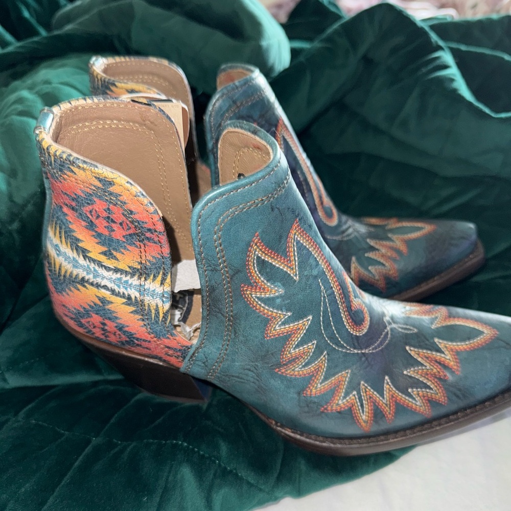 Ariat Pendleton Turquoise Ankle Boots